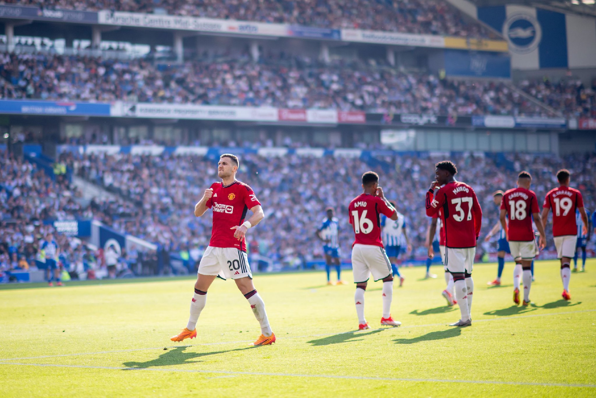 由于球迷将 由于球迷将